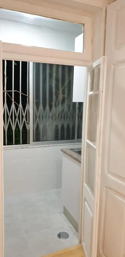 Apartamento Antonio Pedro Lisbona Alloggio in famiglia