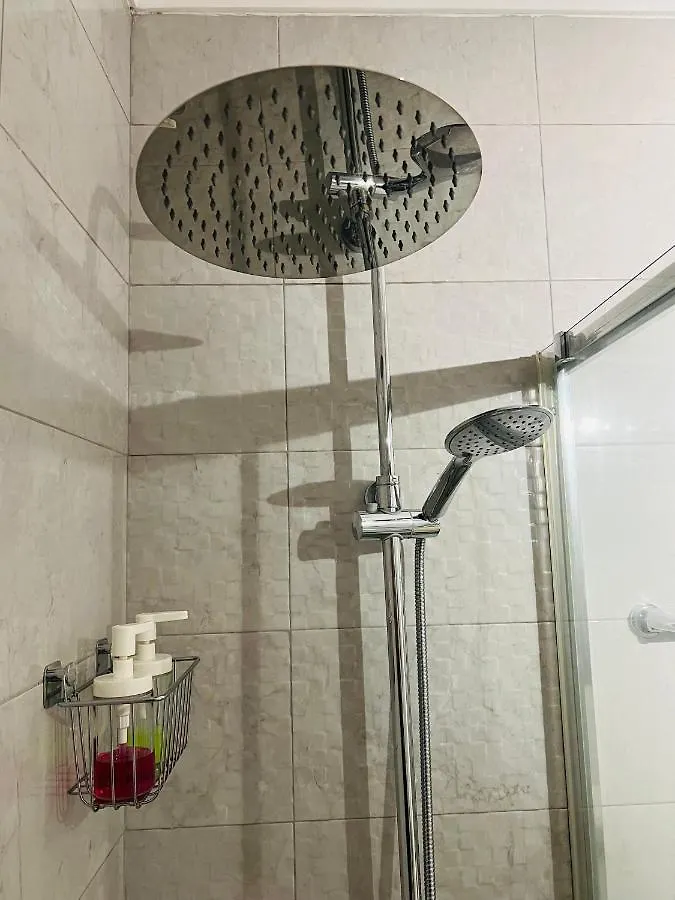 Apartamento Antonio Pedro Lisbona Alloggio in famiglia